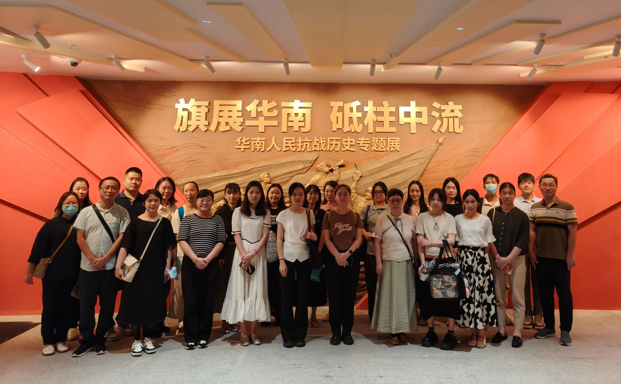 追寻红色印记  担当兰台使命